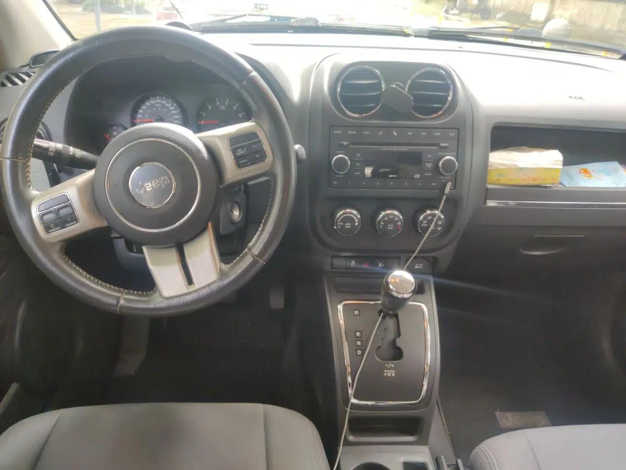 Jeep Compass 2012 2.4L four-wheel-drive sport version — миниатюра 10