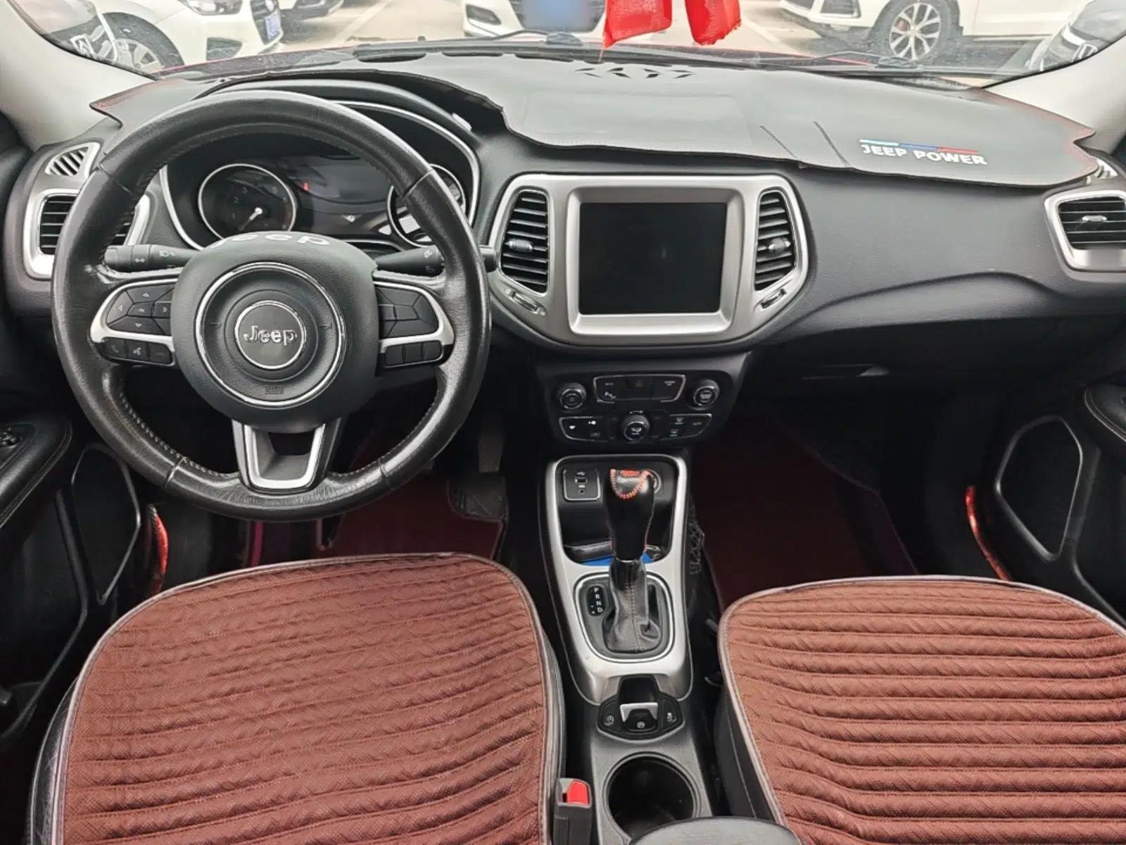 Jeep Compass 2017 200T Automatic Family Edition — миниатюра 13