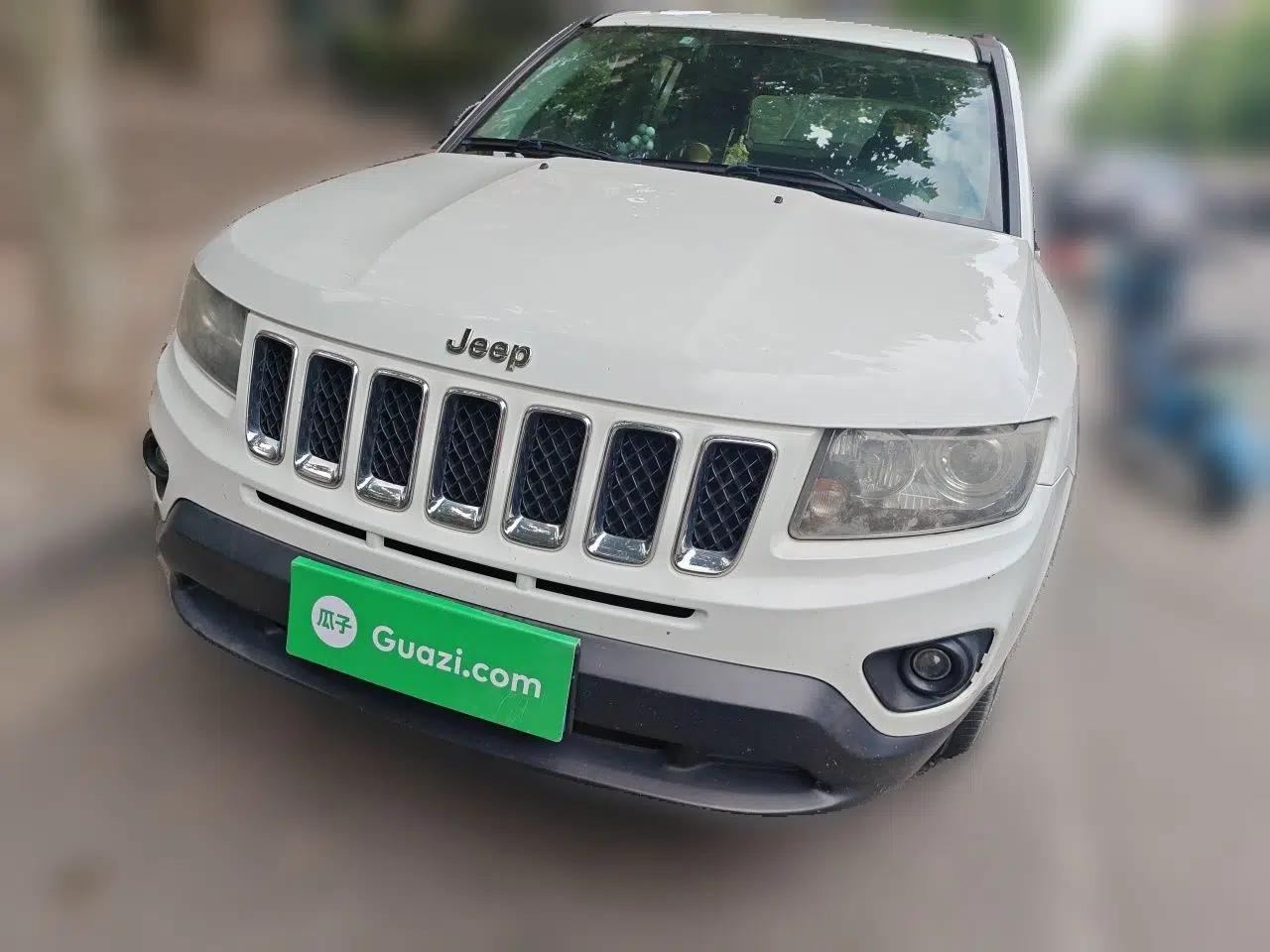Jeep Compass 2013 2.0L two-wheel drive sport version — миниатюра 2