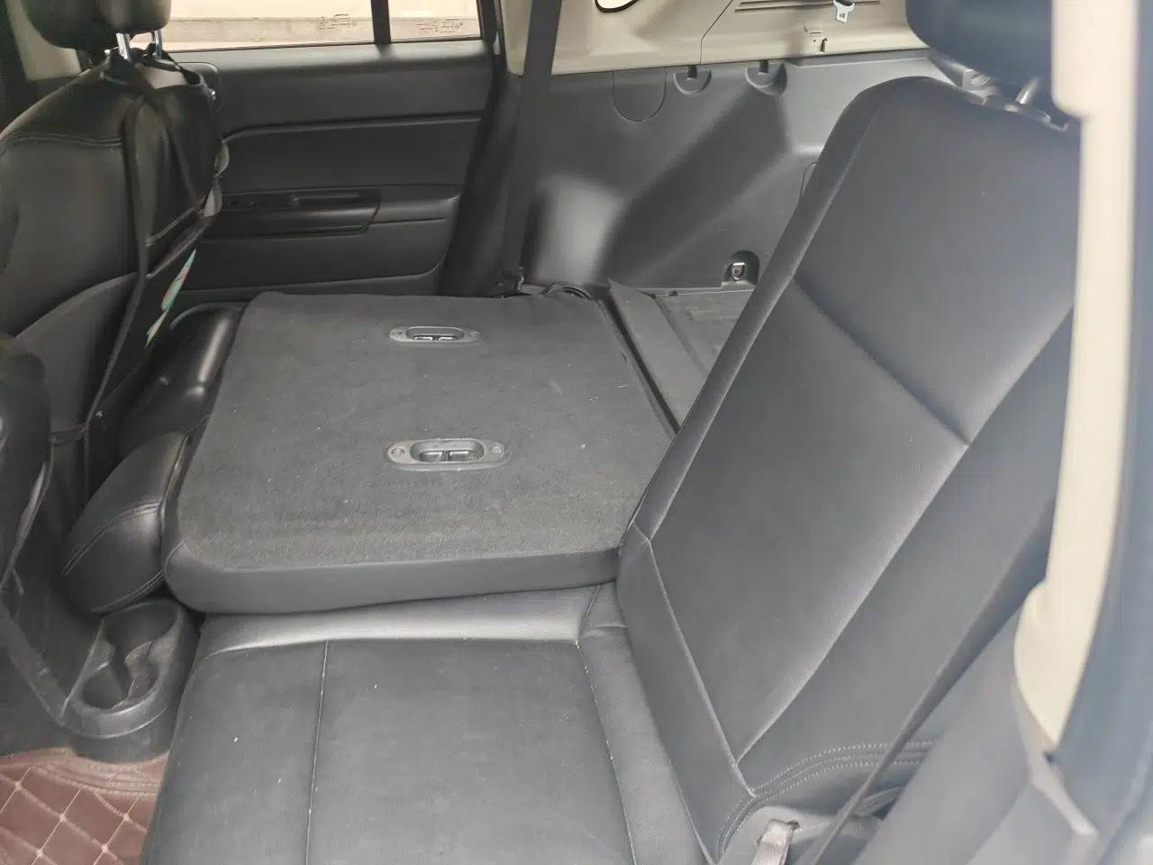 Jeep Compass 2013 2.0L two-wheel drive sport version — миниатюра 18