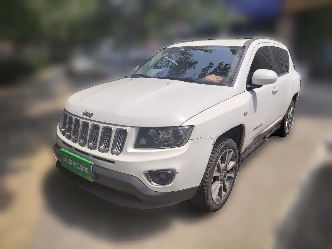 Jeep Compass 2014 Revised Version 2.0L Two-Wheel Drive Elite Edition — миниатюра 1