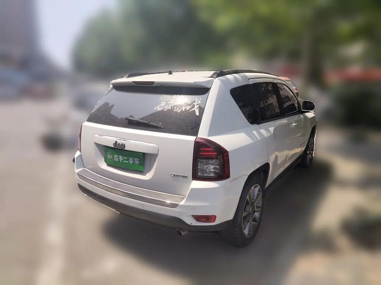 Jeep Compass 2014 Revised Version 2.0L Two-Wheel Drive Elite Edition — миниатюра 6