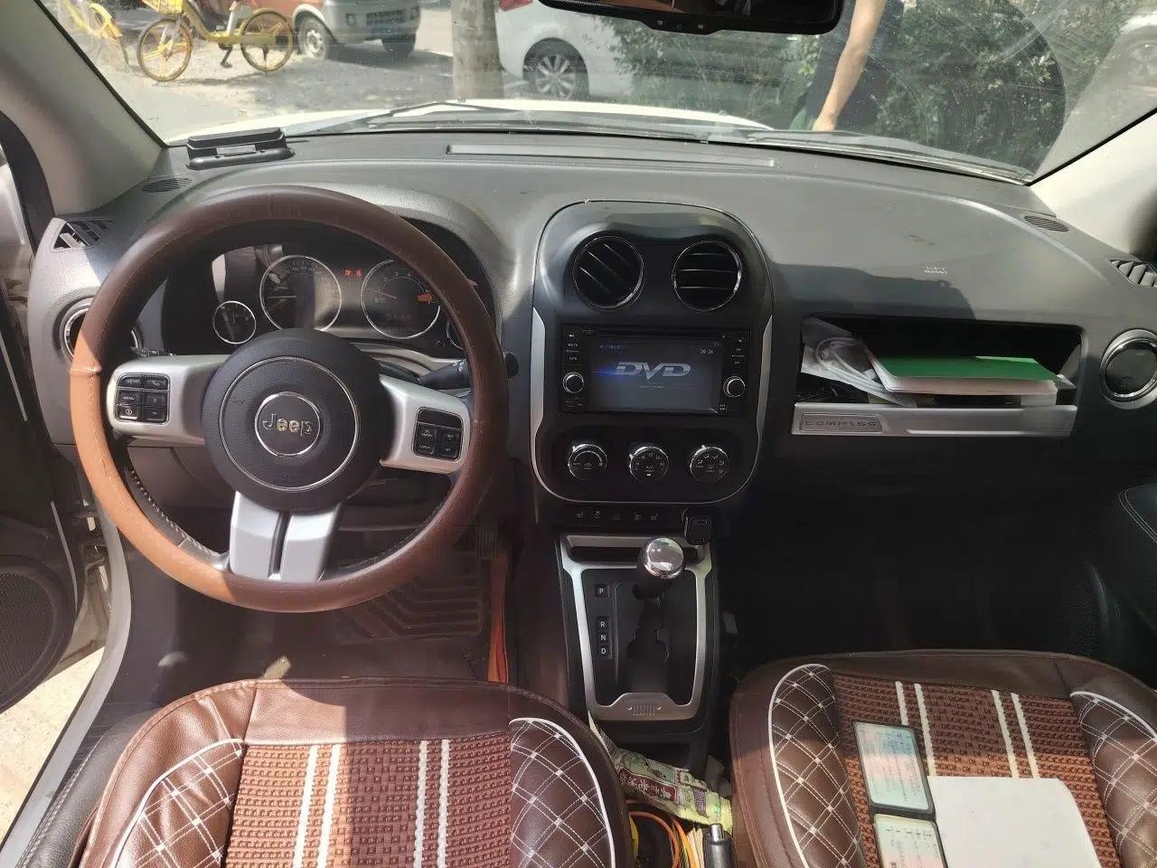 Jeep Compass 2014 Revised Version 2.0L Two-Wheel Drive Elite Edition — миниатюра 10