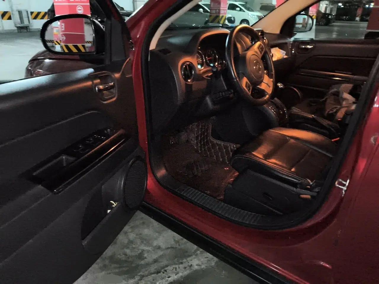 Jeep Compass 2013 2.4L four-wheel drive luxury version — миниатюра 17