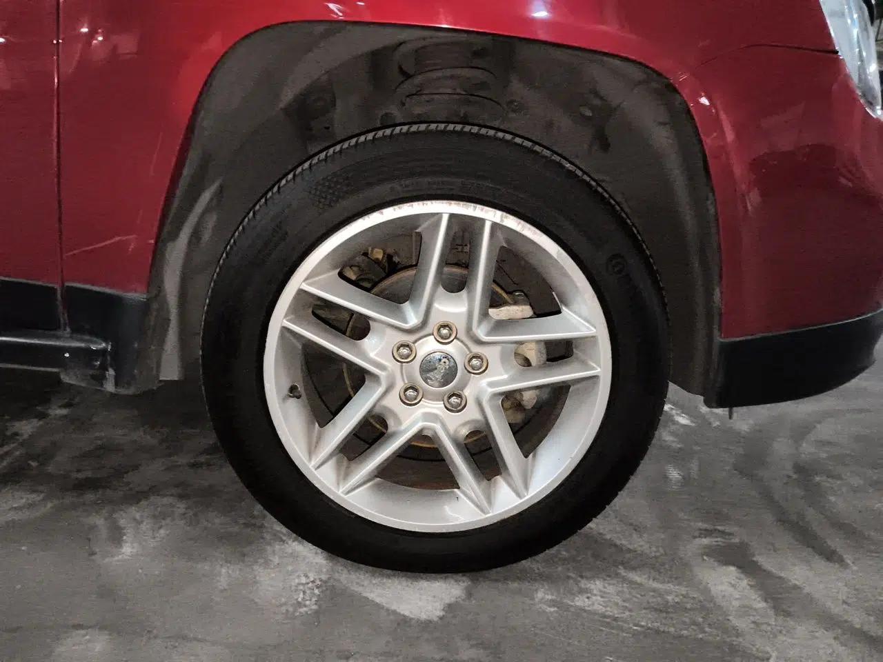 Jeep Compass 2013 2.4L four-wheel drive luxury version — миниатюра 8