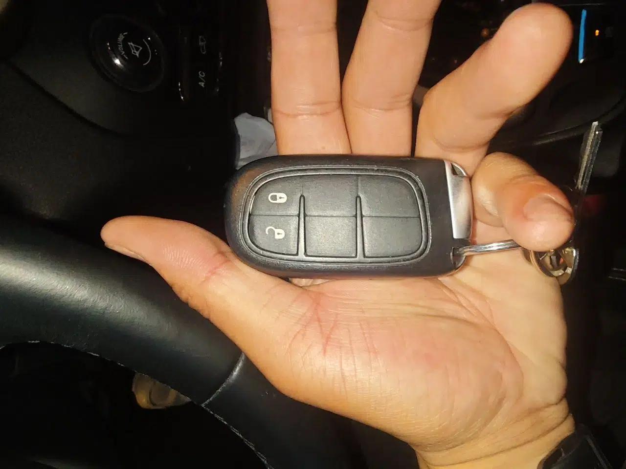Jeep Cherokee 2016 2.4L Leading Edition — миниатюра 9