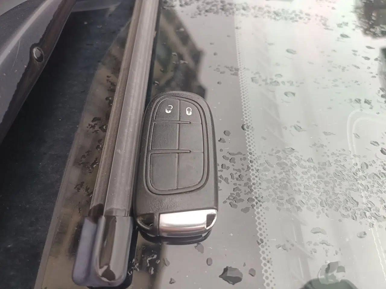 Jeep Cherokee 2016 2.4L Professional Smart Version — миниатюра 9