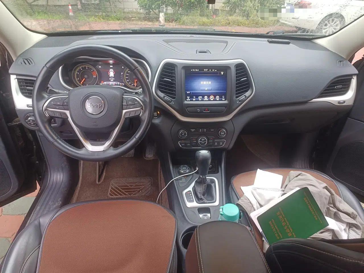 Jeep Cherokee 2016 2.4L Professional Smart Version — миниатюра 10