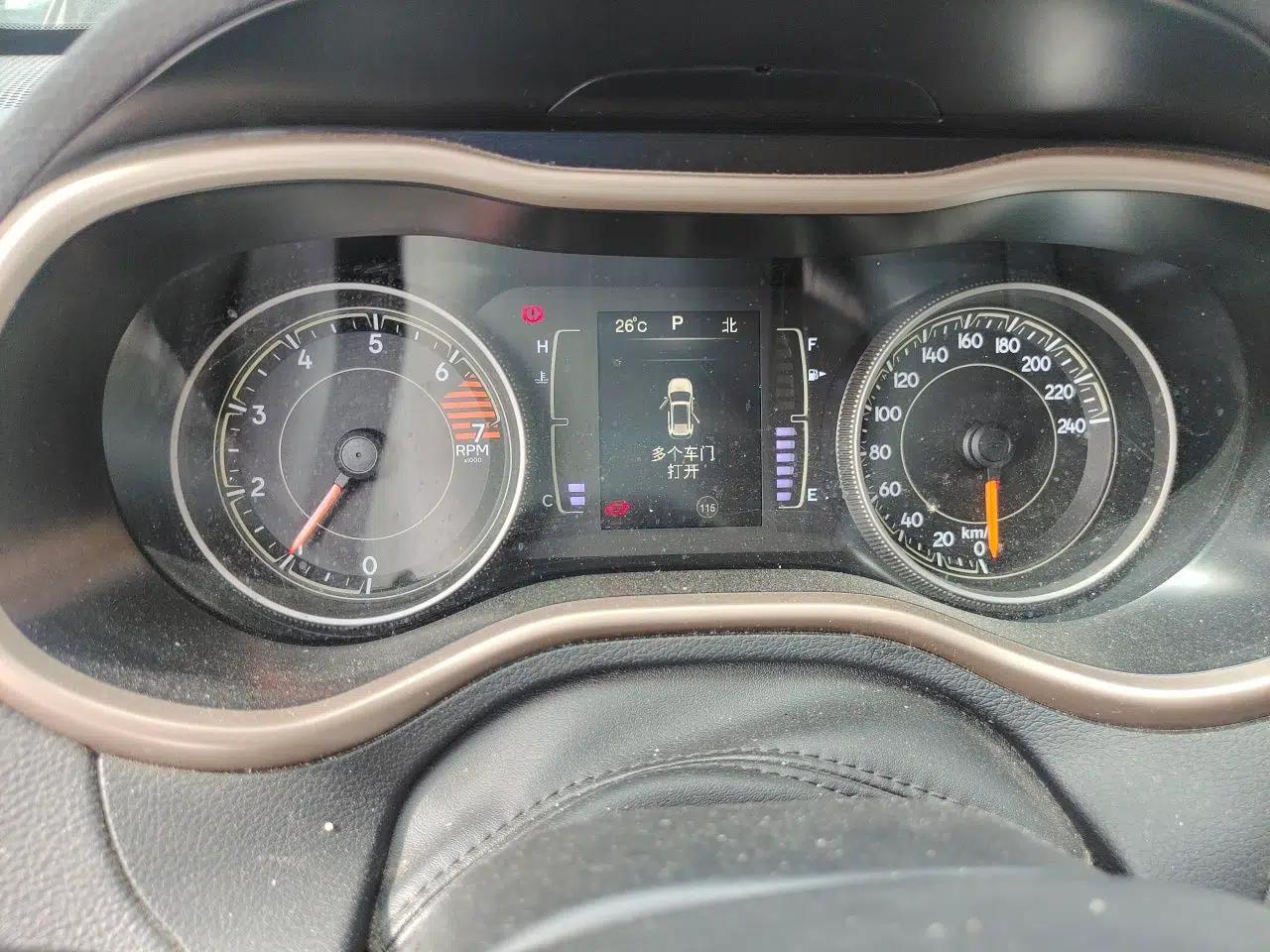 Jeep Cherokee 2016 2.4L Leading Edition — миниатюра 12