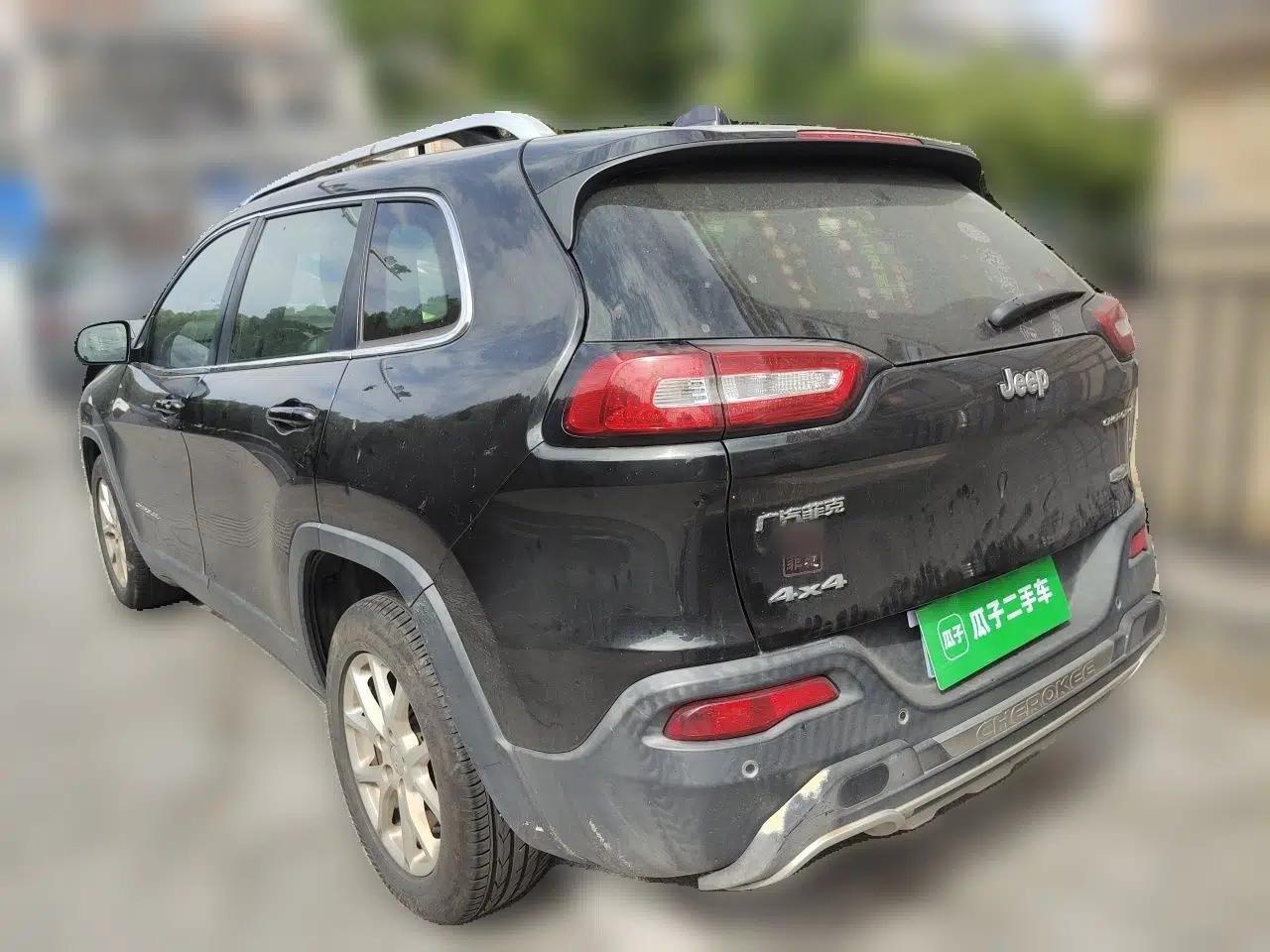Jeep Cherokee 2016 2.4L Leading Edition — миниатюра 4