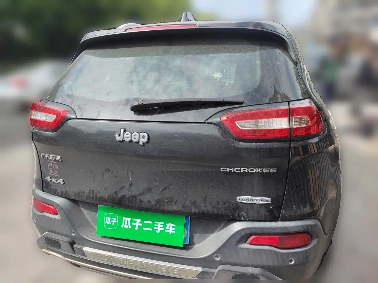 Jeep Cherokee 2016 2.4L Leading Edition — миниатюра 5