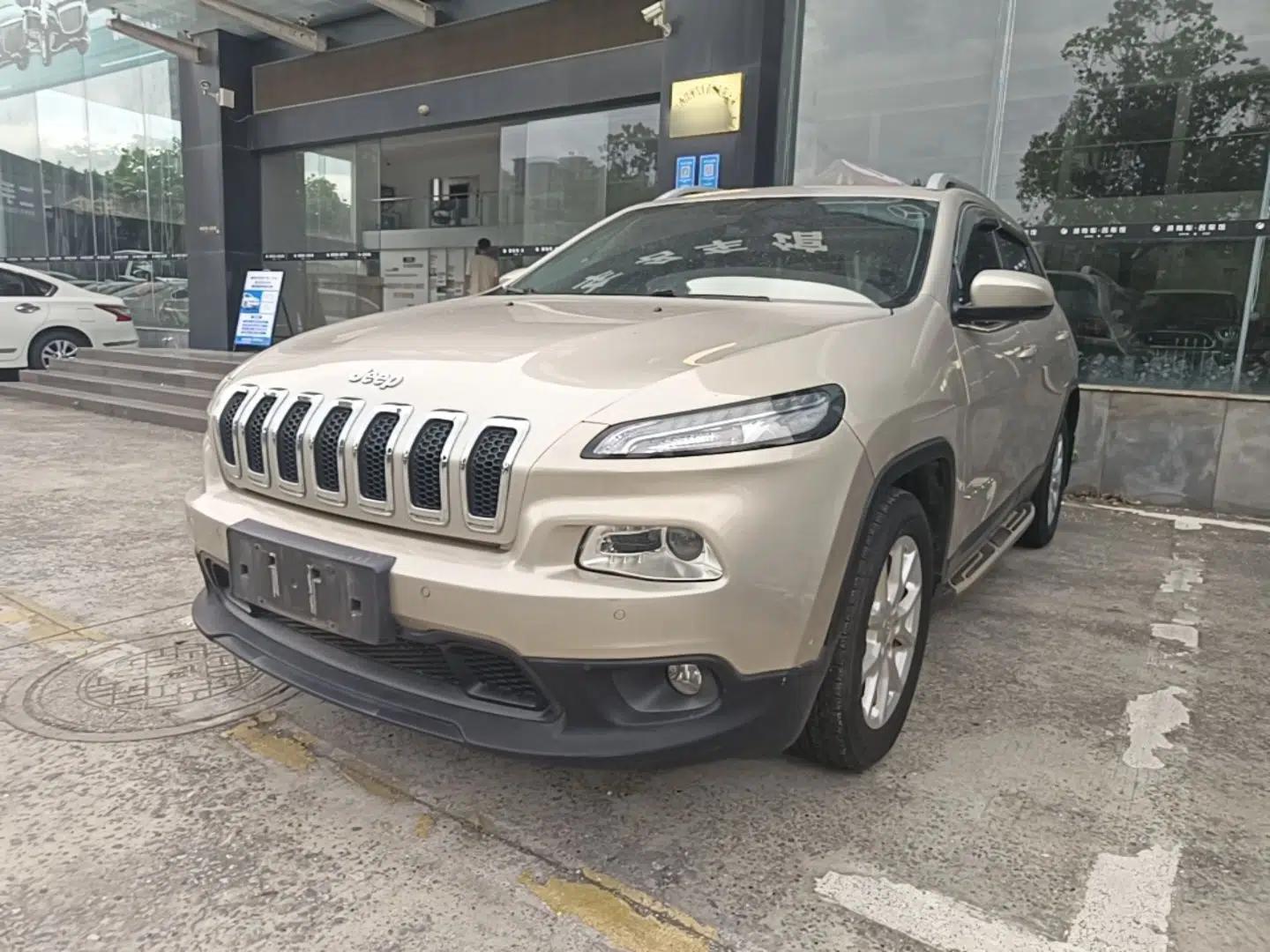 Jeep Cherokee 2016 2.4L Leading Edition — миниатюра 1