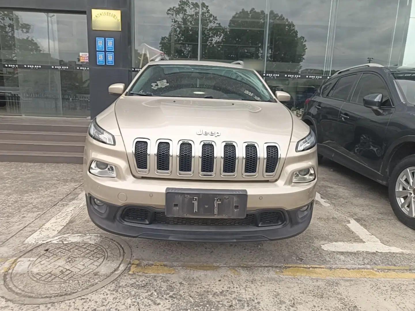 Jeep Cherokee 2016 2.4L Leading Edition — миниатюра 2