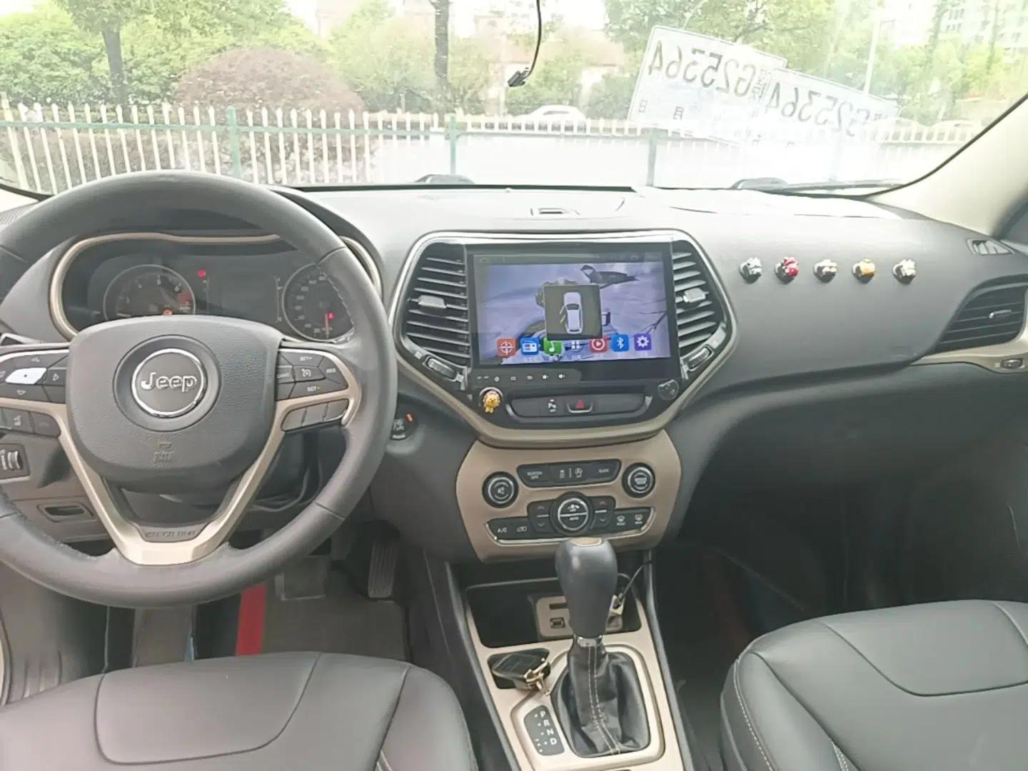Jeep Cherokee 2016 2.4L Leading Edition — миниатюра 16