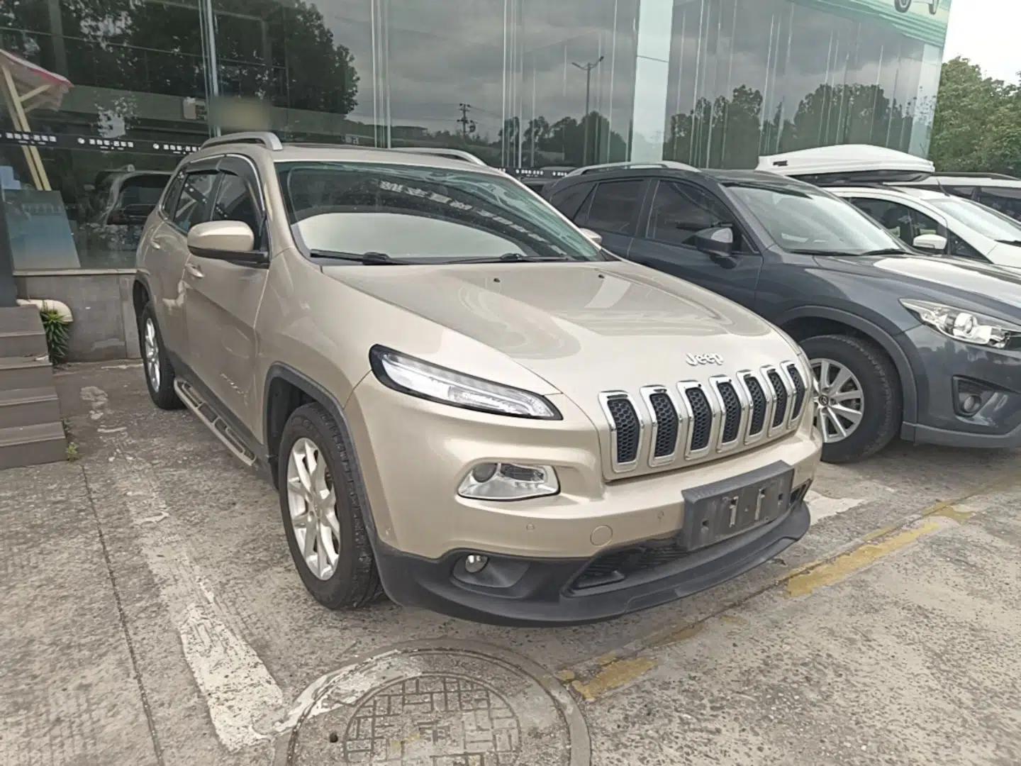 Jeep Cherokee 2016 2.4L Leading Edition — миниатюра 3