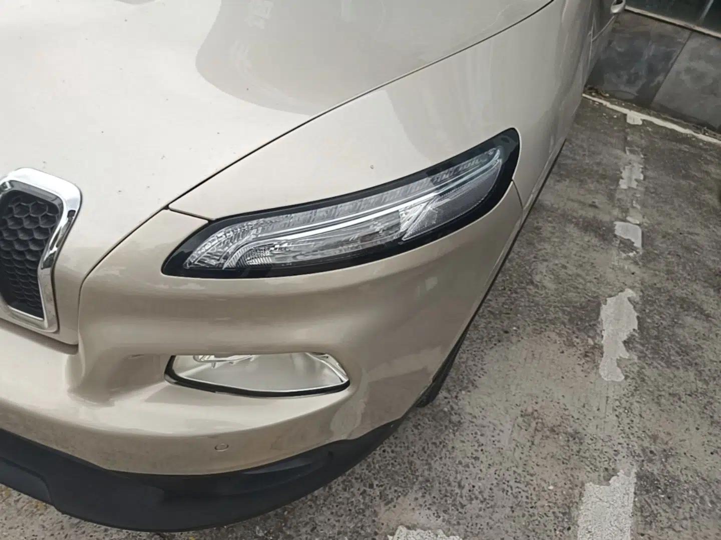 Jeep Cherokee 2016 2.4L Leading Edition — миниатюра 9