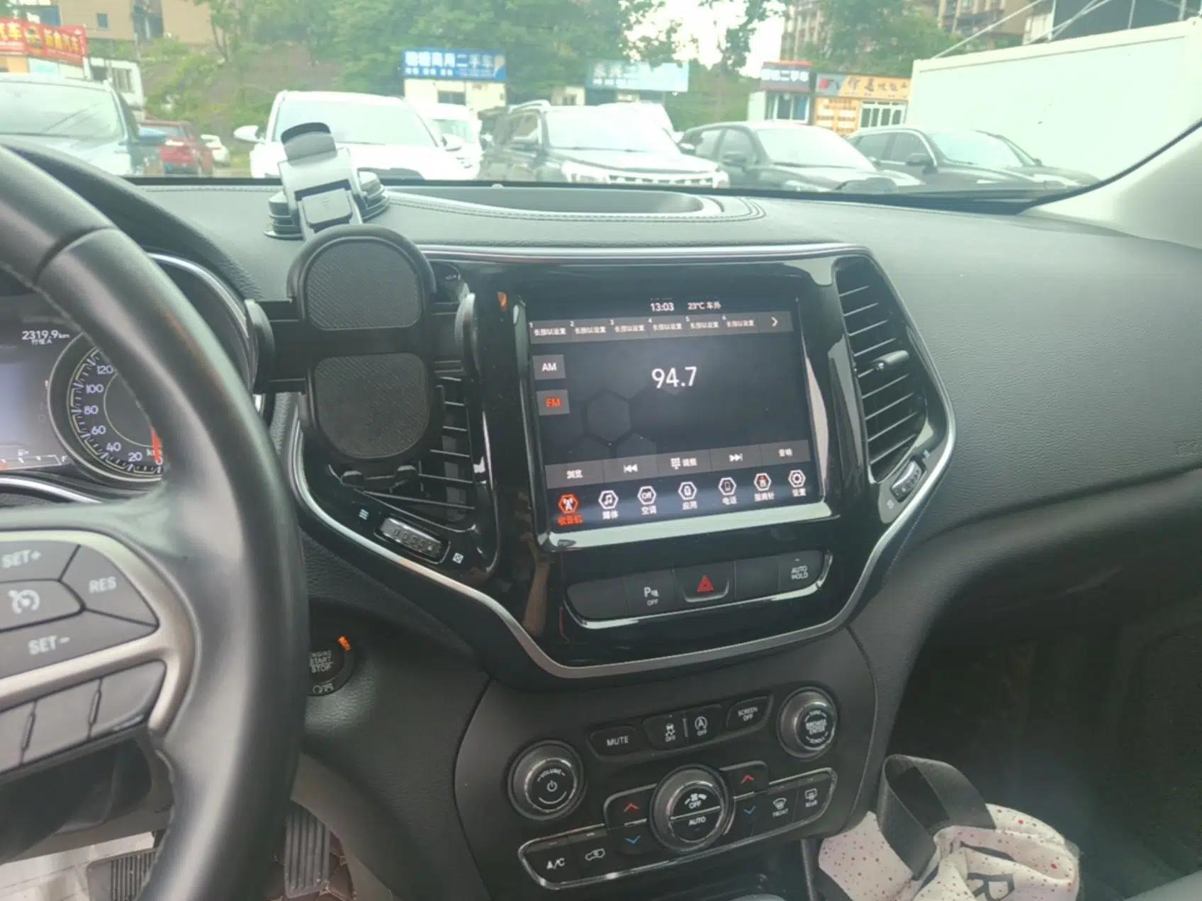 Jeep Cherokee 2019 2.0T Two-Wheel Drive Smart Enjoyment Version China V — миниатюра 16
