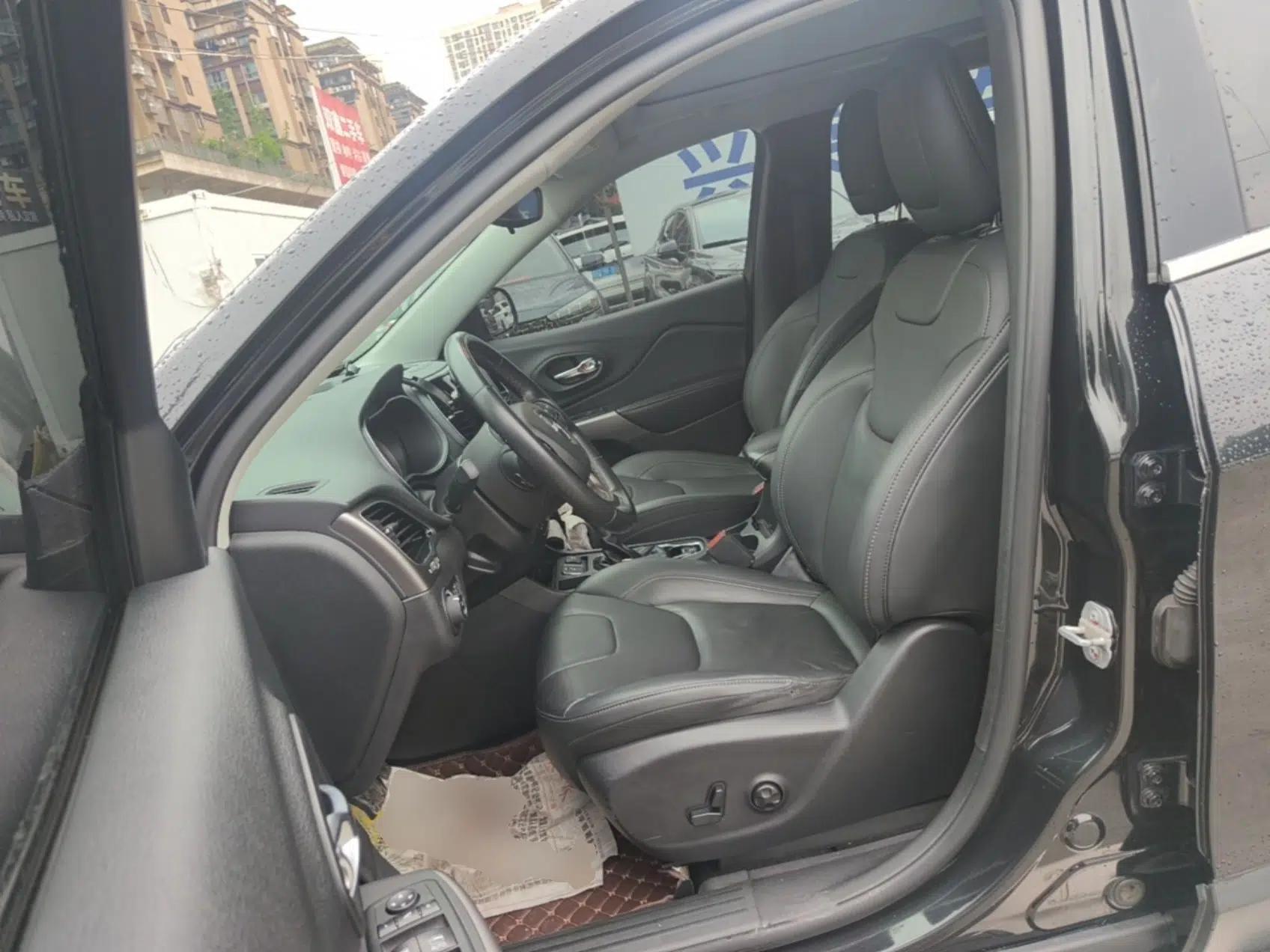 Jeep Cherokee 2019 2.0T Two-Wheel Drive Smart Enjoyment Version China V — миниатюра 18