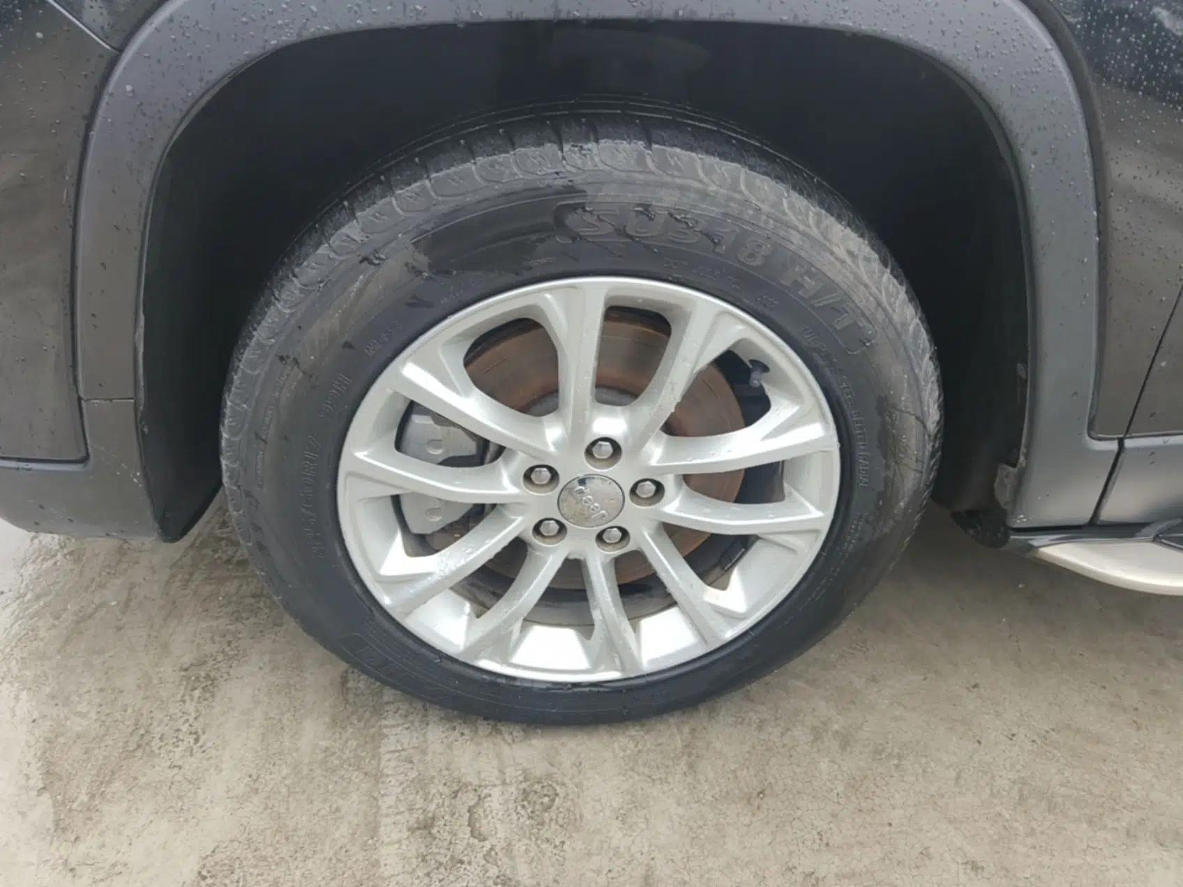 Jeep Cherokee 2019 2.0T Two-Wheel Drive Smart Enjoyment Version China V — миниатюра 8