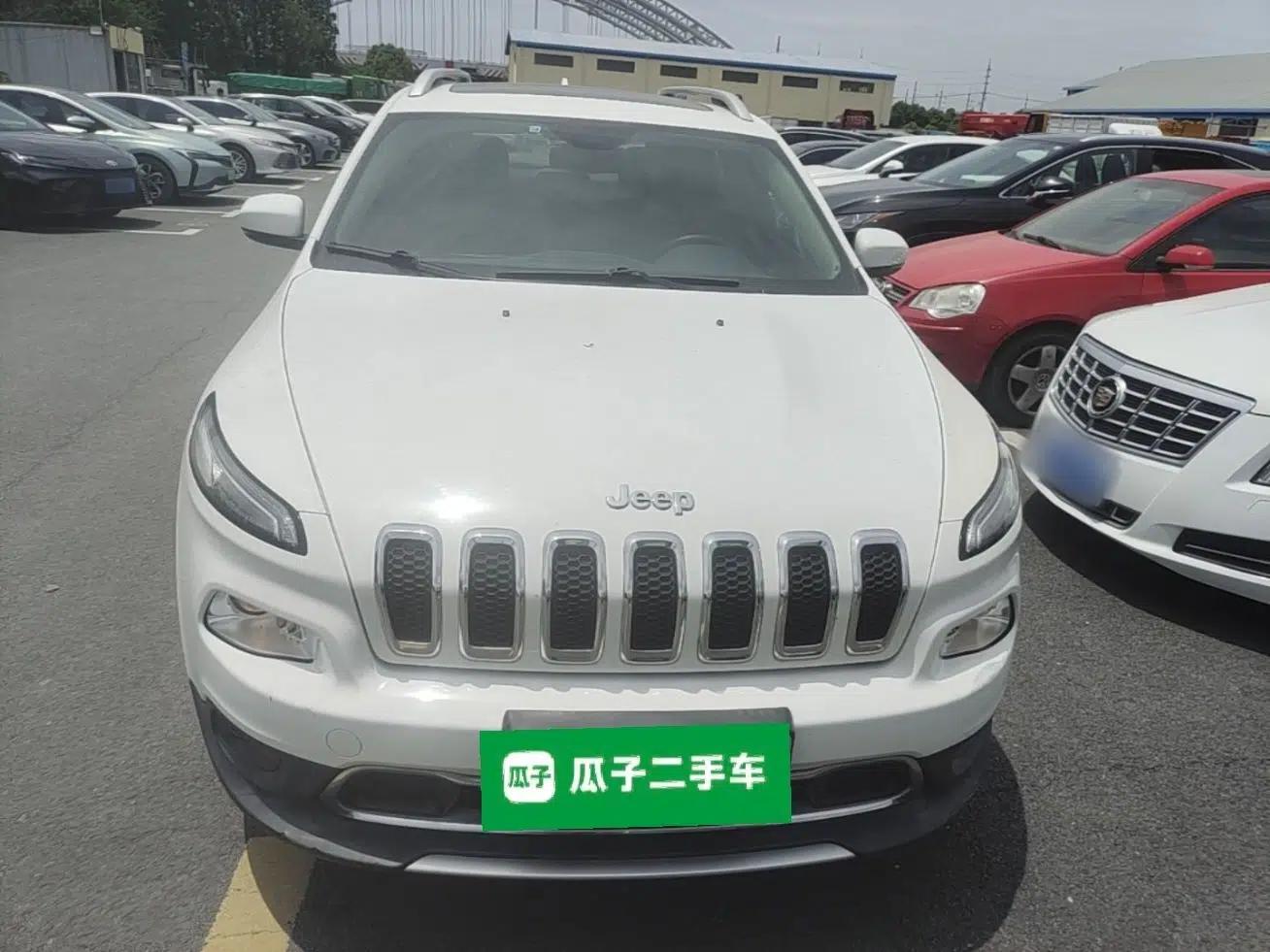Jeep Cherokee 2017 2.0L Superior Edition — миниатюра 2