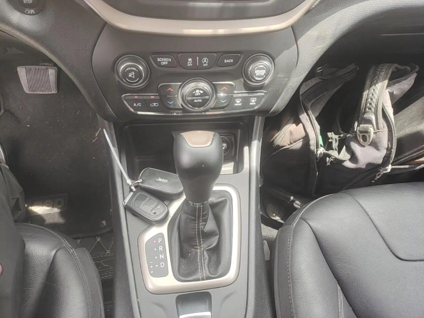 Jeep Cherokee 2017 2.0L Superior Edition — миниатюра 16