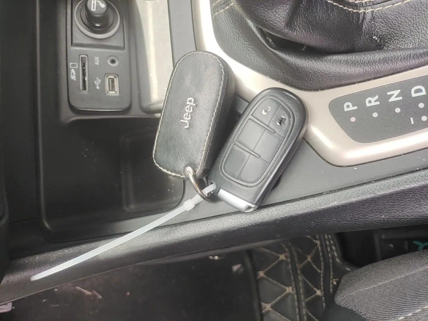 Jeep Cherokee 2017 2.0L Superior Edition — миниатюра 22