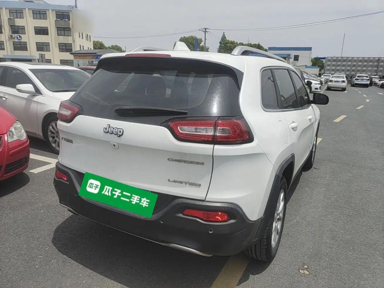 Jeep Cherokee 2017 2.0L Superior Edition — миниатюра 4