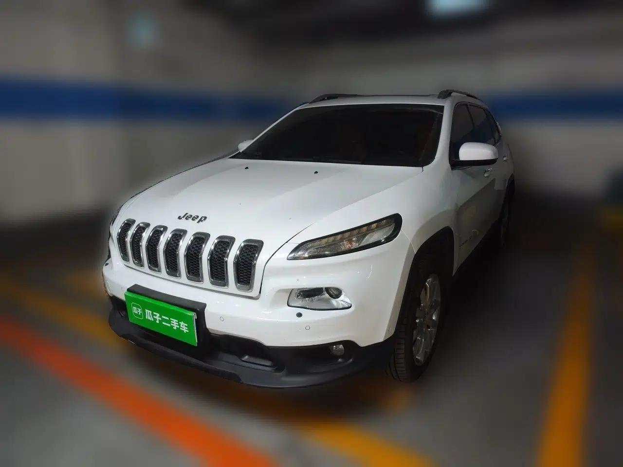 Jeep Cherokee 2014 2.4L Luxury Edition — миниатюра 1