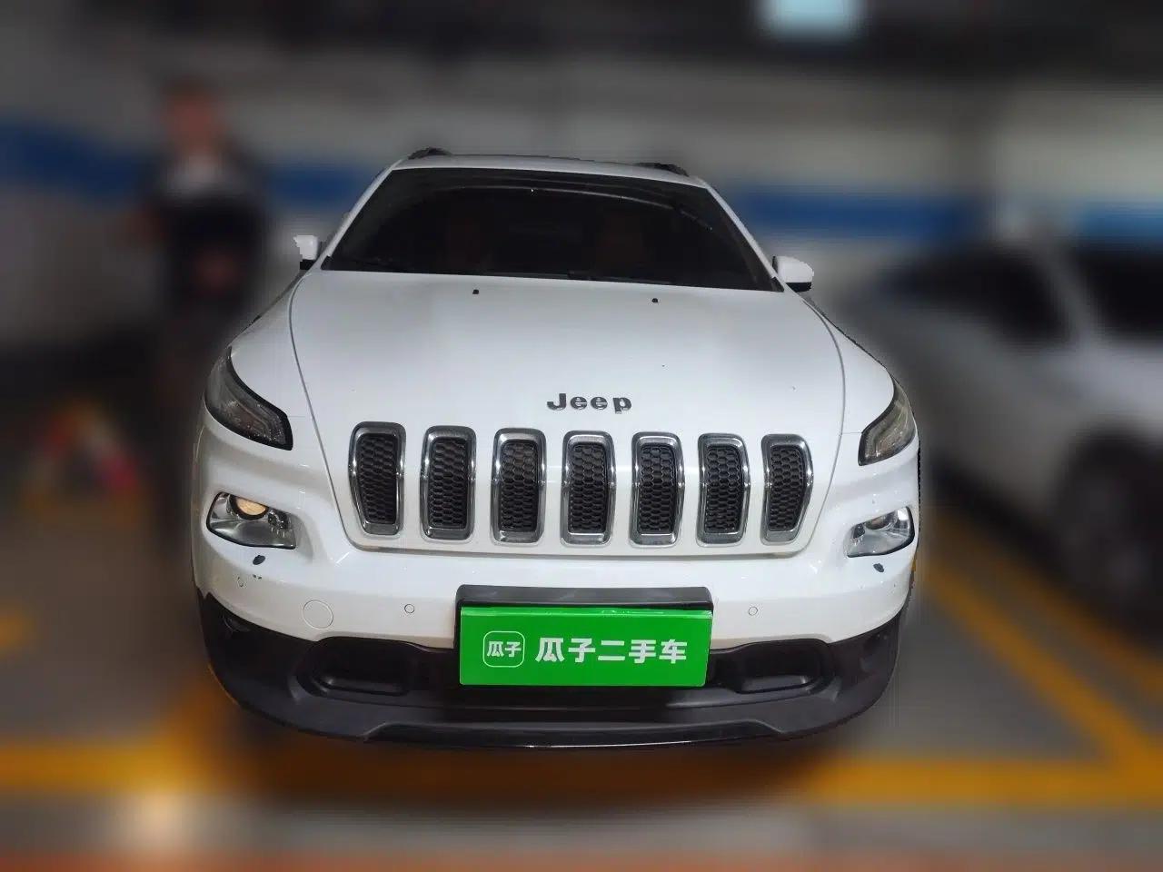 Jeep Cherokee 2014 2.4L Luxury Edition — миниатюра 2