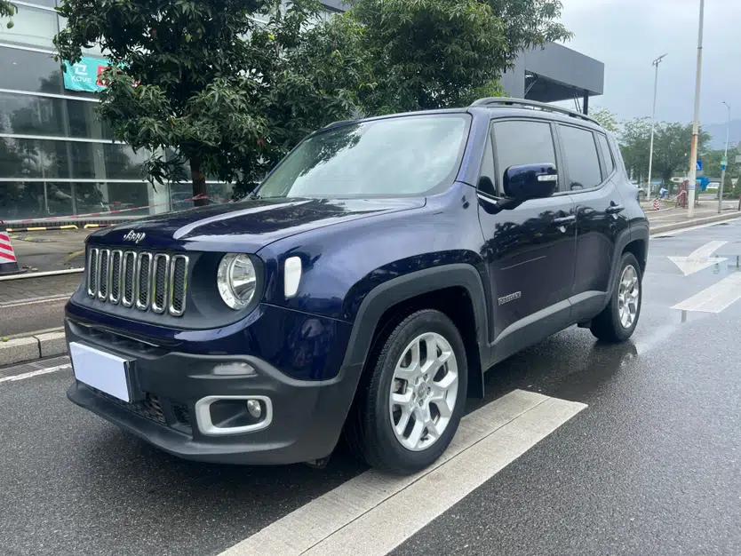 Jeep Renegade 2018 Connected Large Screen Version 180T Automatic High-Energy Edition — миниатюра 1