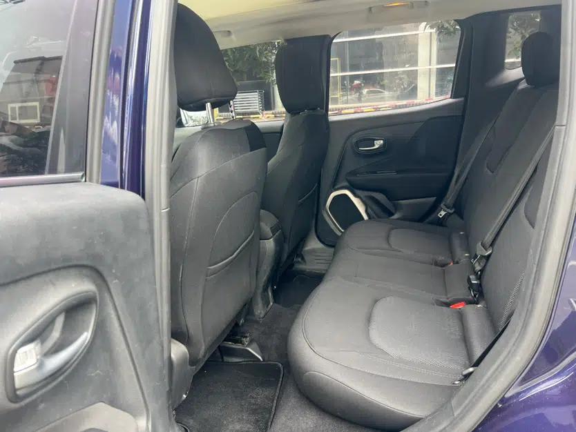 Jeep Renegade 2018 Connected Large Screen Version 180T Automatic High-Energy Edition — миниатюра 23