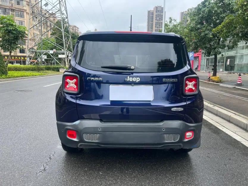 Jeep Renegade 2018 Connected Large Screen Version 180T Automatic High-Energy Edition — миниатюра 9
