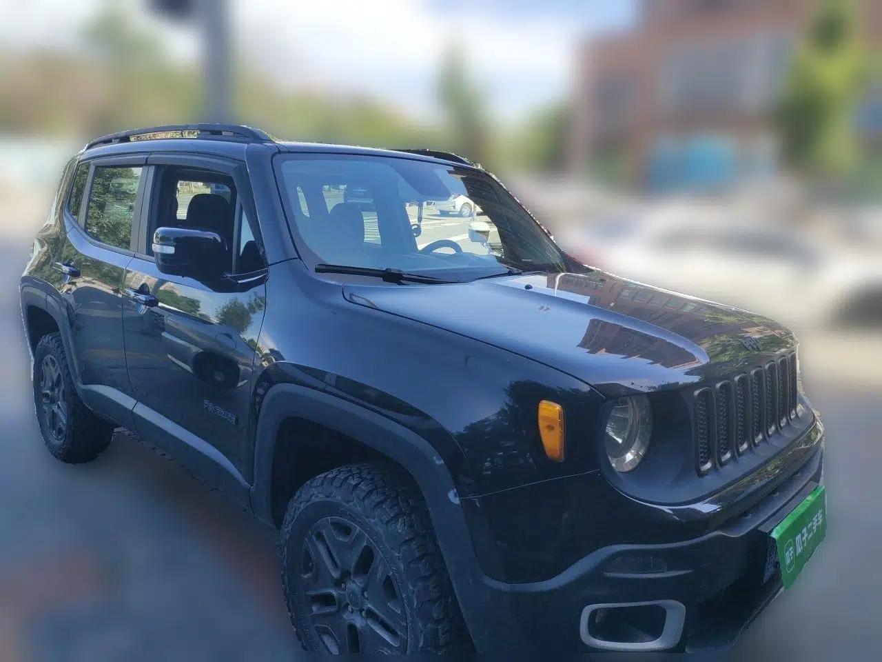 Jeep Renegade 2018 Connected Large Screen Version 180TS Automatic Four-Wheel Drive All-Terrain Version — миниатюра 3