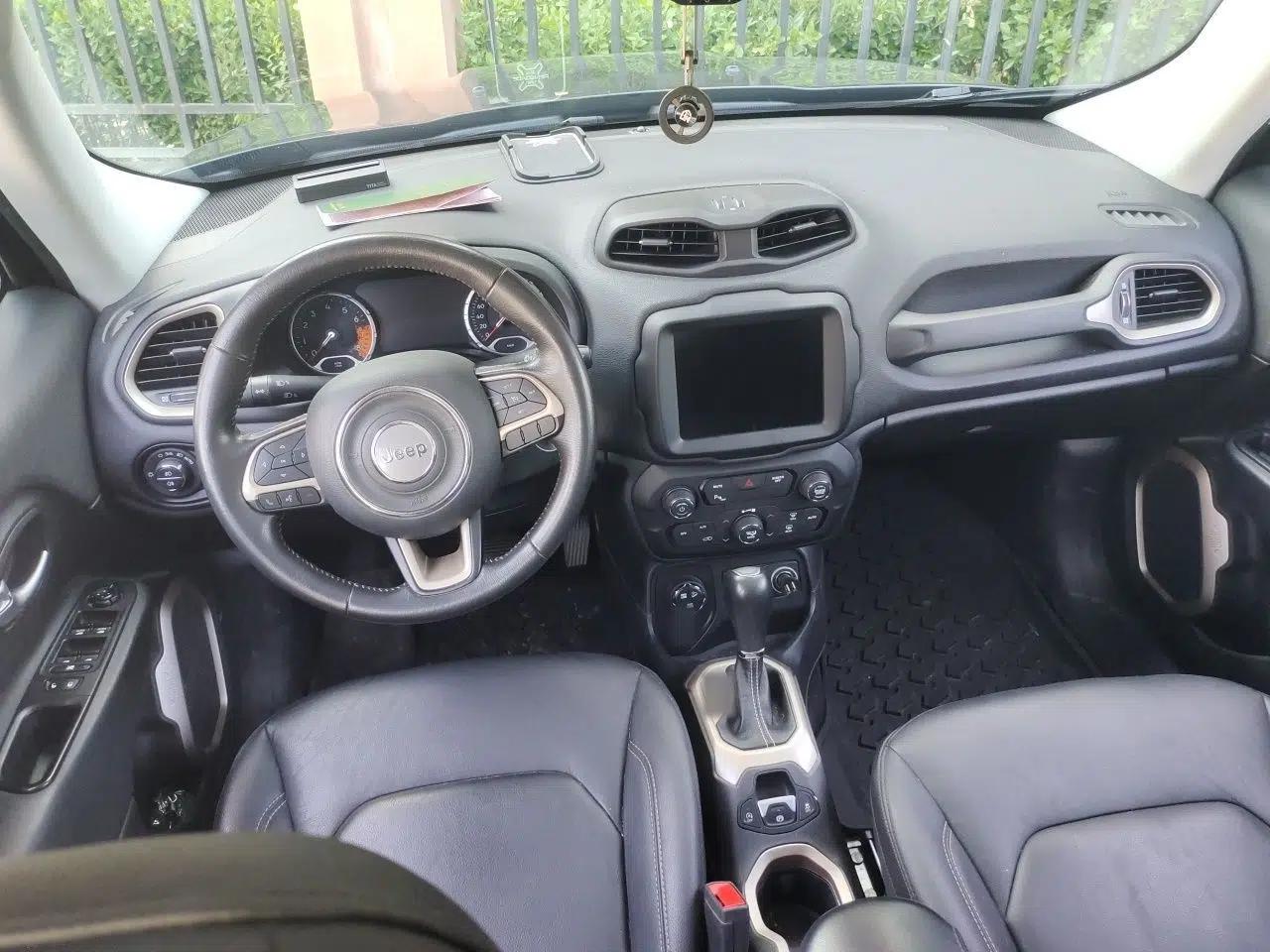 Jeep Renegade 2018 Connected Large Screen Version 180TS Automatic Four-Wheel Drive All-Terrain Version — миниатюра 10
