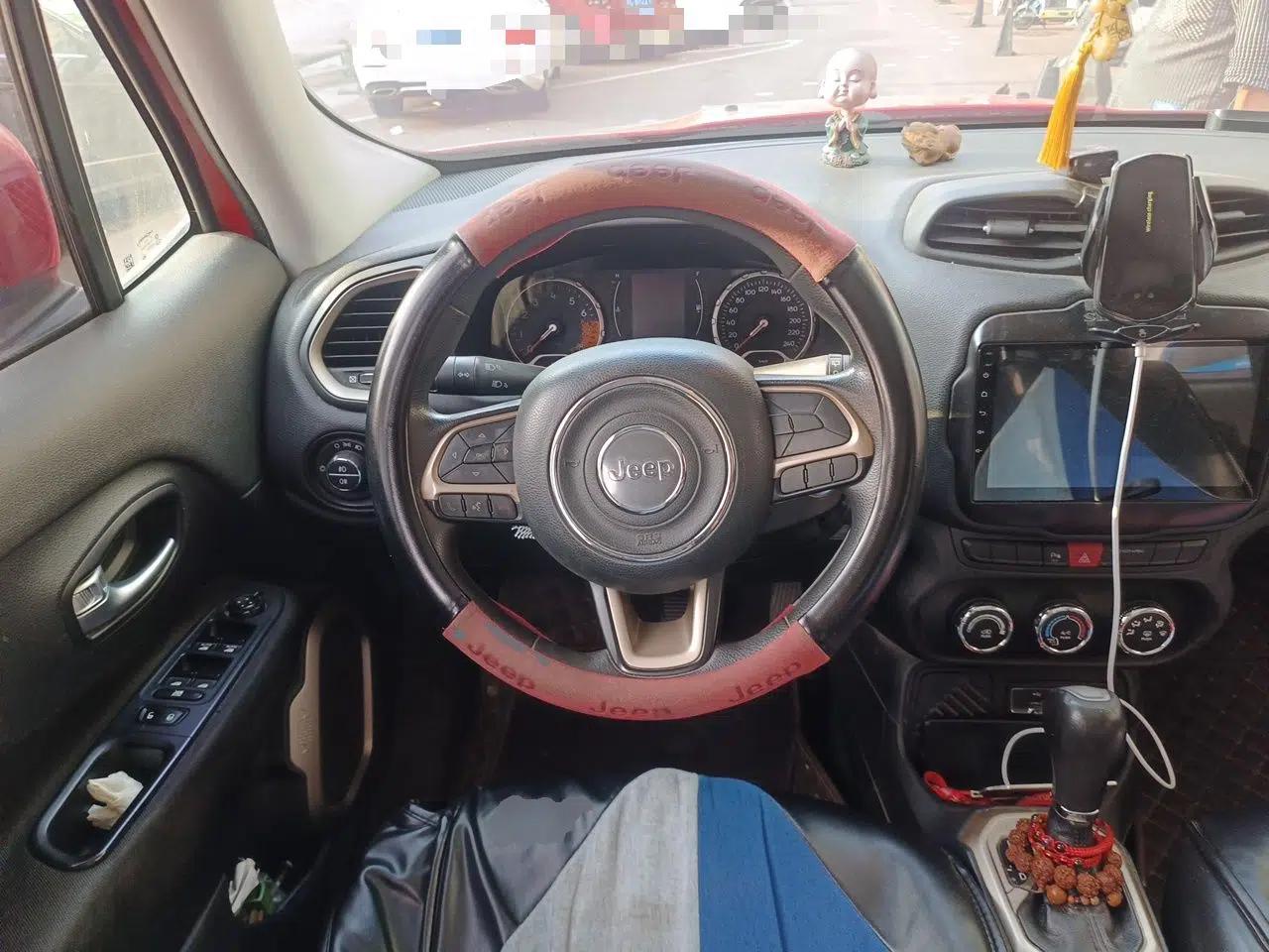 Jeep Renegade 2017 180T Automatic High-Energy Version — миниатюра 11