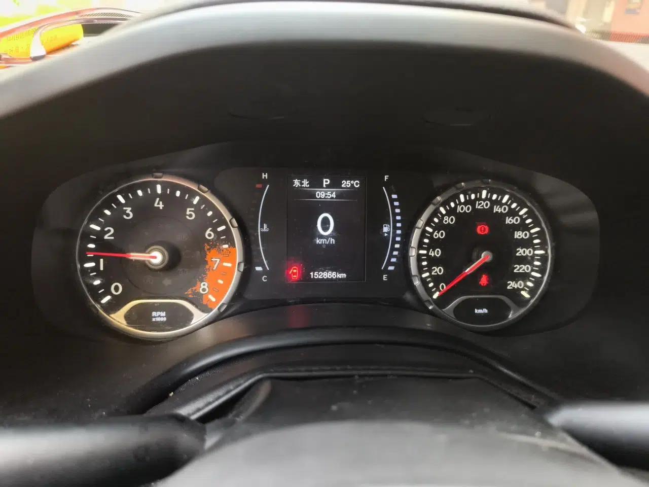 Jeep Renegade 2018 Connected Large Screen Version 180T Automatic High-Energy Edition — миниатюра 12