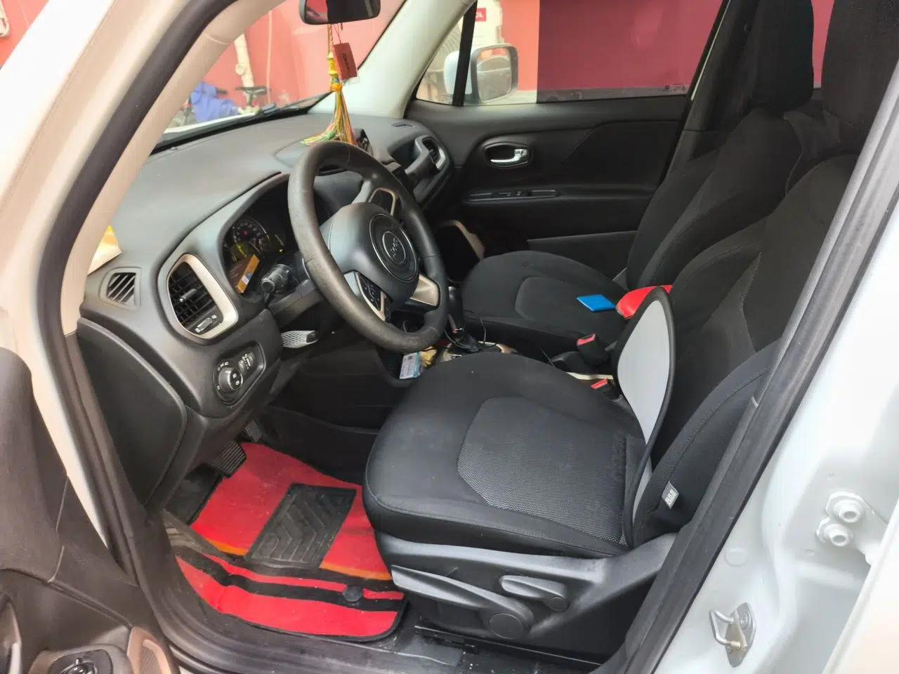Jeep Renegade 2018 Connected Large Screen Version 180T Automatic High-Energy Edition — миниатюра 16