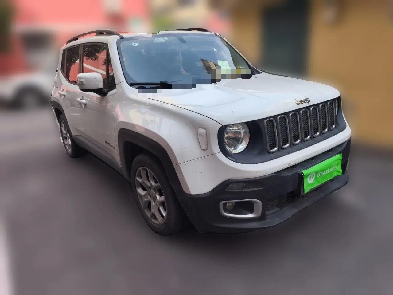 Jeep Renegade 2018 Connected Large Screen Version 180T Automatic High-Energy Edition — миниатюра 3