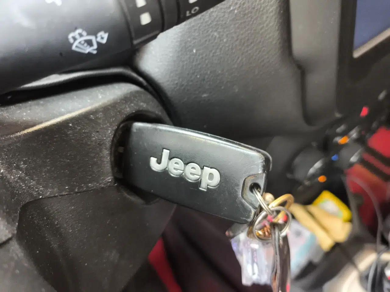 Jeep Renegade 2018 Connected Large Screen Version 180T Automatic High-Energy Edition — миниатюра 9