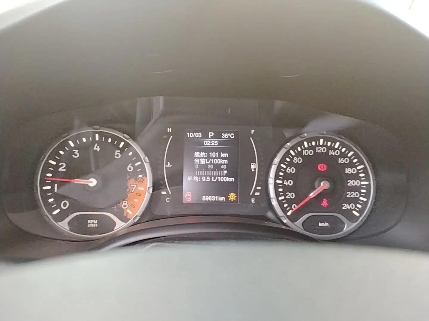 Jeep Renegade 2017 180T Automatic Kinetic Edition+ — миниатюра 15