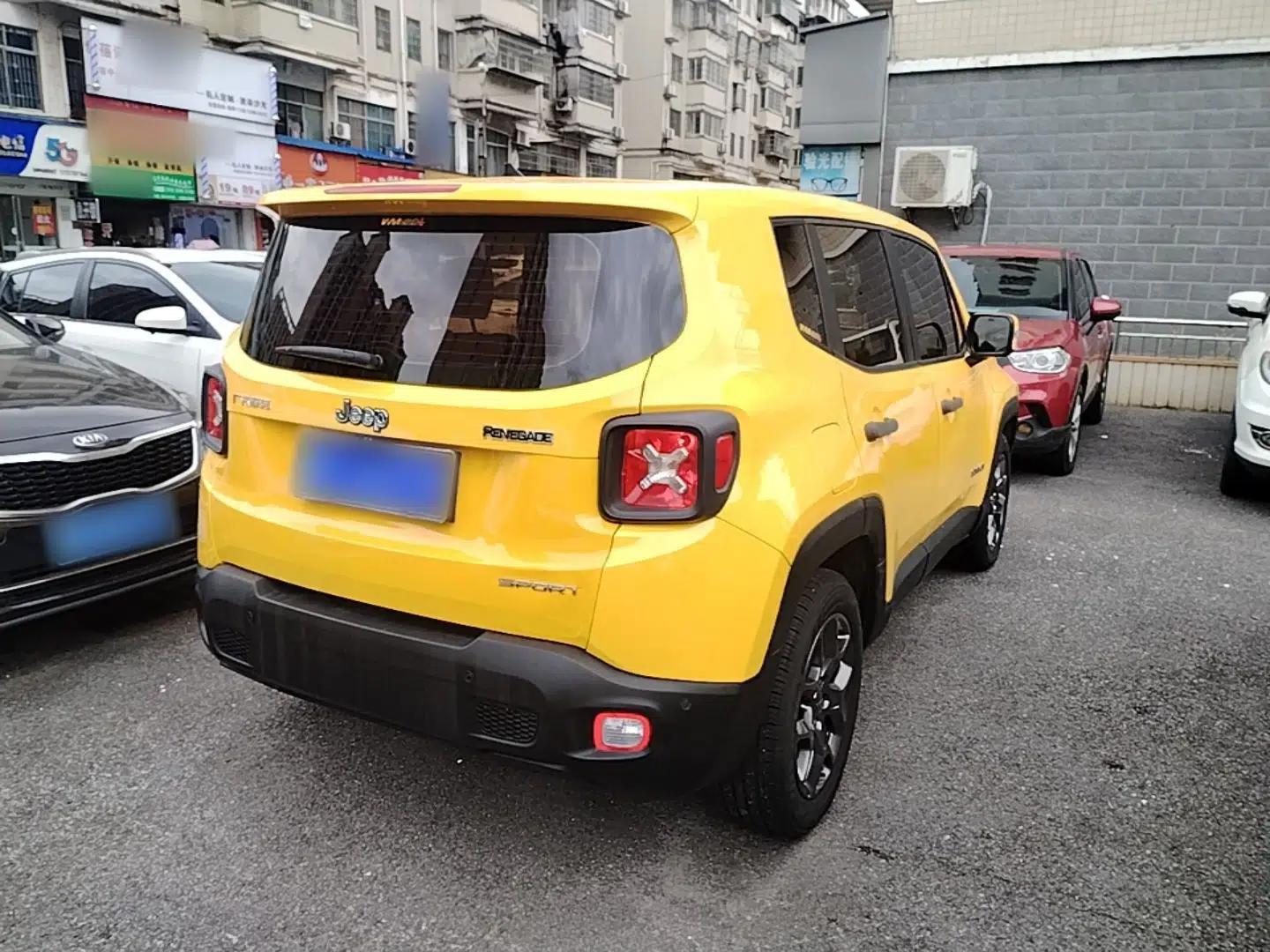 Jeep Renegade 2017 180T Automatic Kinetic Edition+ — миниатюра 6
