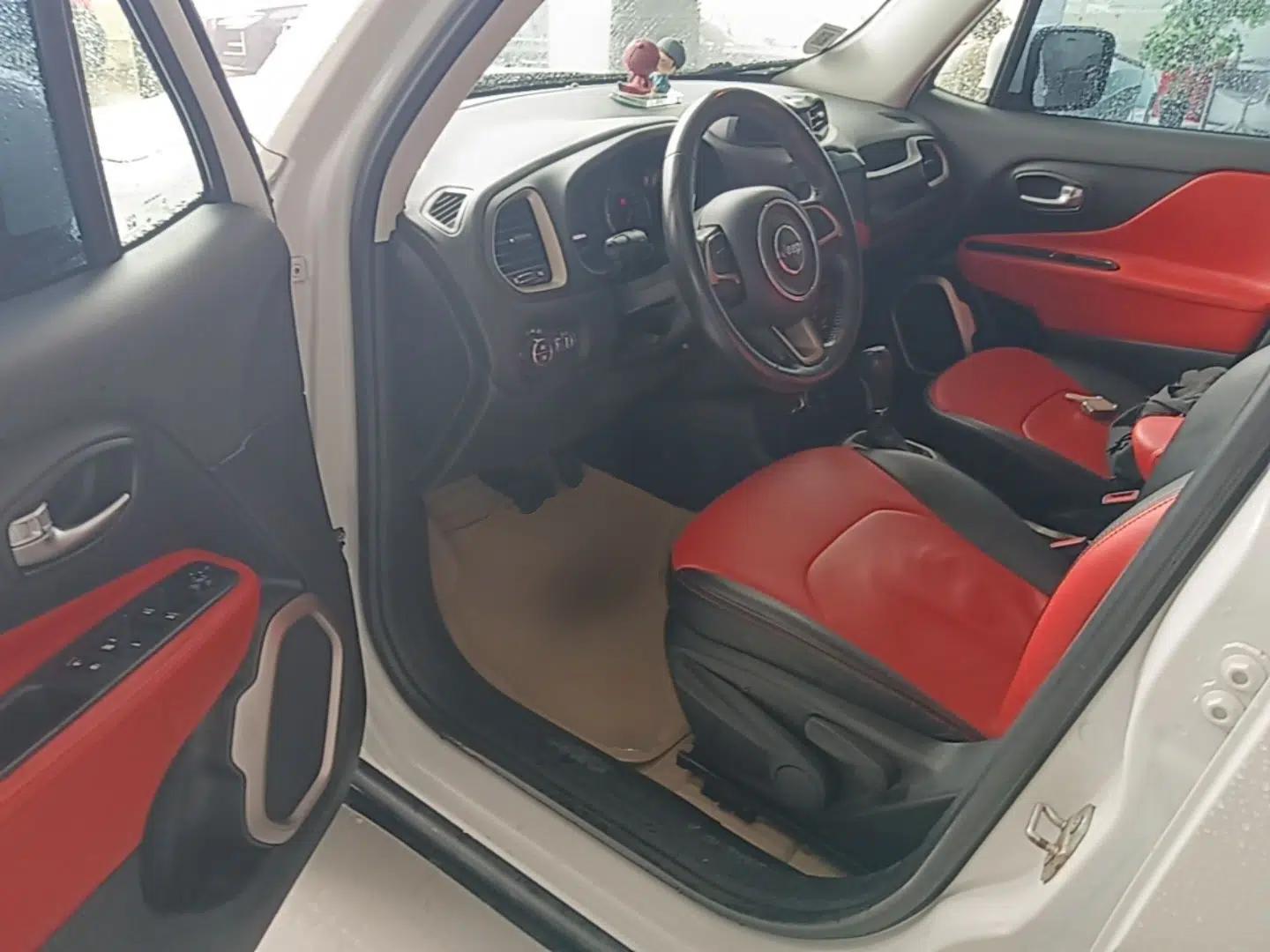 Jeep Renegade 2018 Connected Large Screen Version 180T Automatic Jingneng Version — миниатюра 19