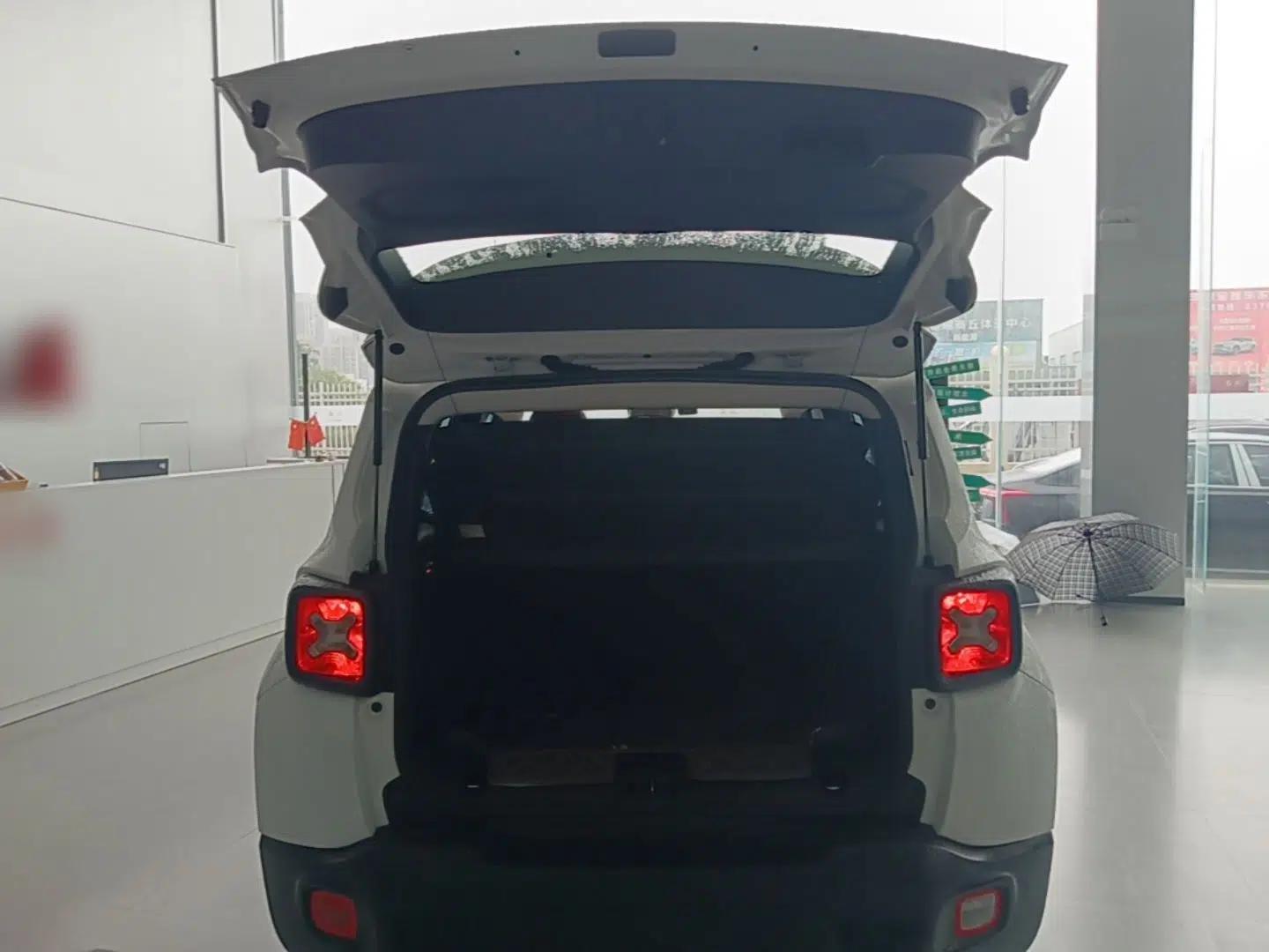 Jeep Renegade 2018 Connected Large Screen Version 180T Automatic Jingneng Version — миниатюра 22