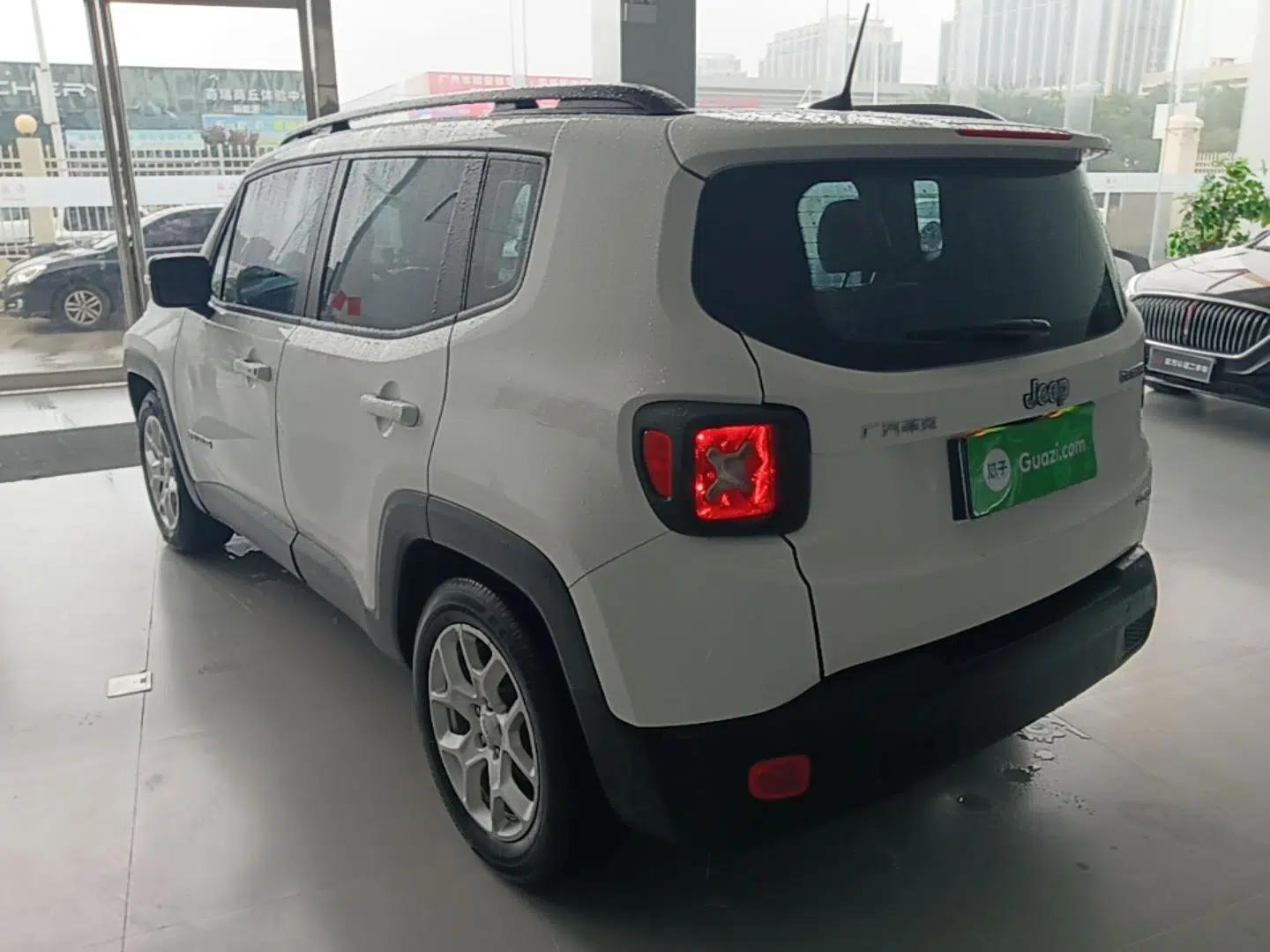 Jeep Renegade 2018 Connected Large Screen Version 180T Automatic Jingneng Version — миниатюра 4