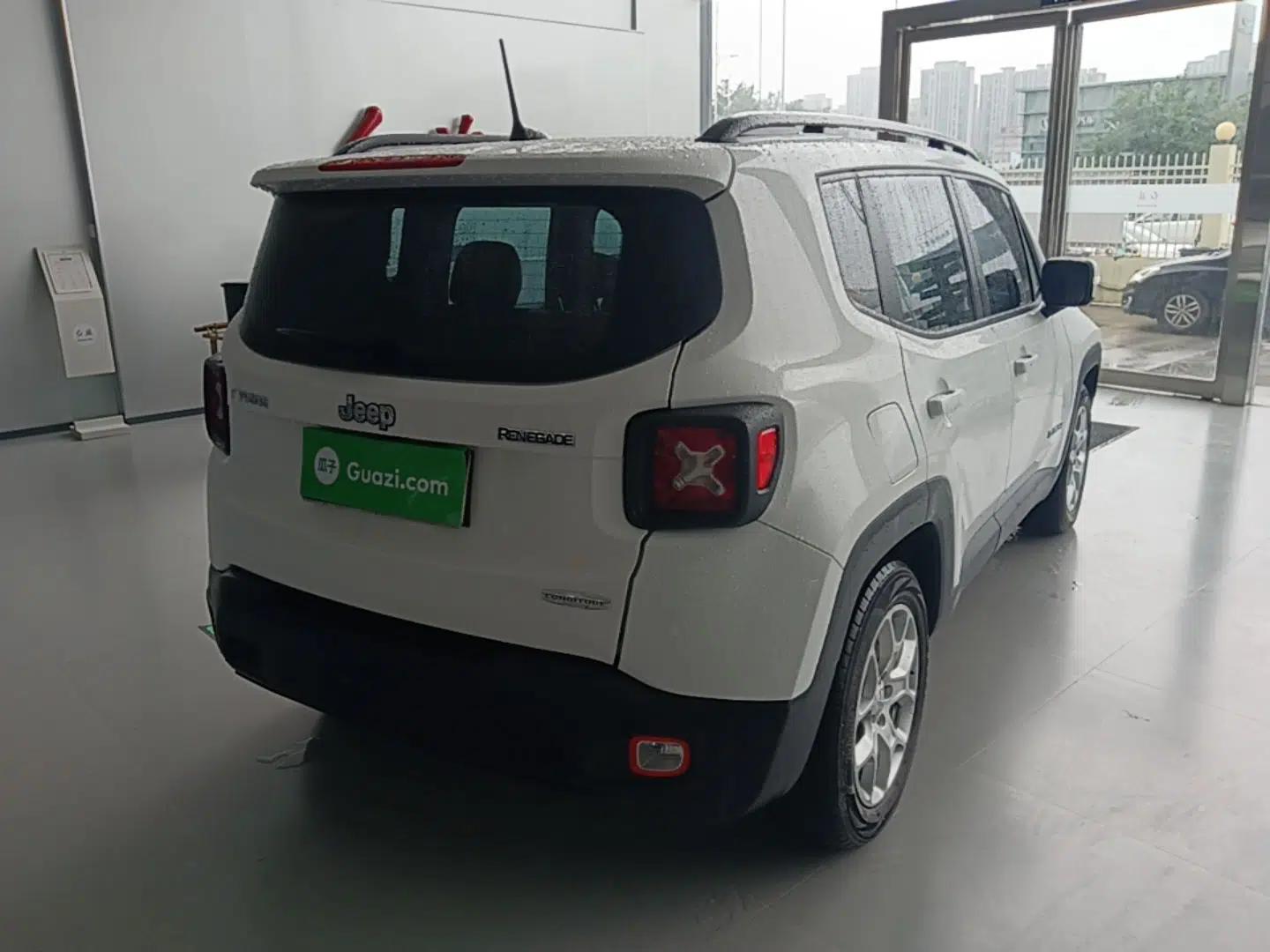 Jeep Renegade 2018 Connected Large Screen Version 180T Automatic Jingneng Version — миниатюра 6