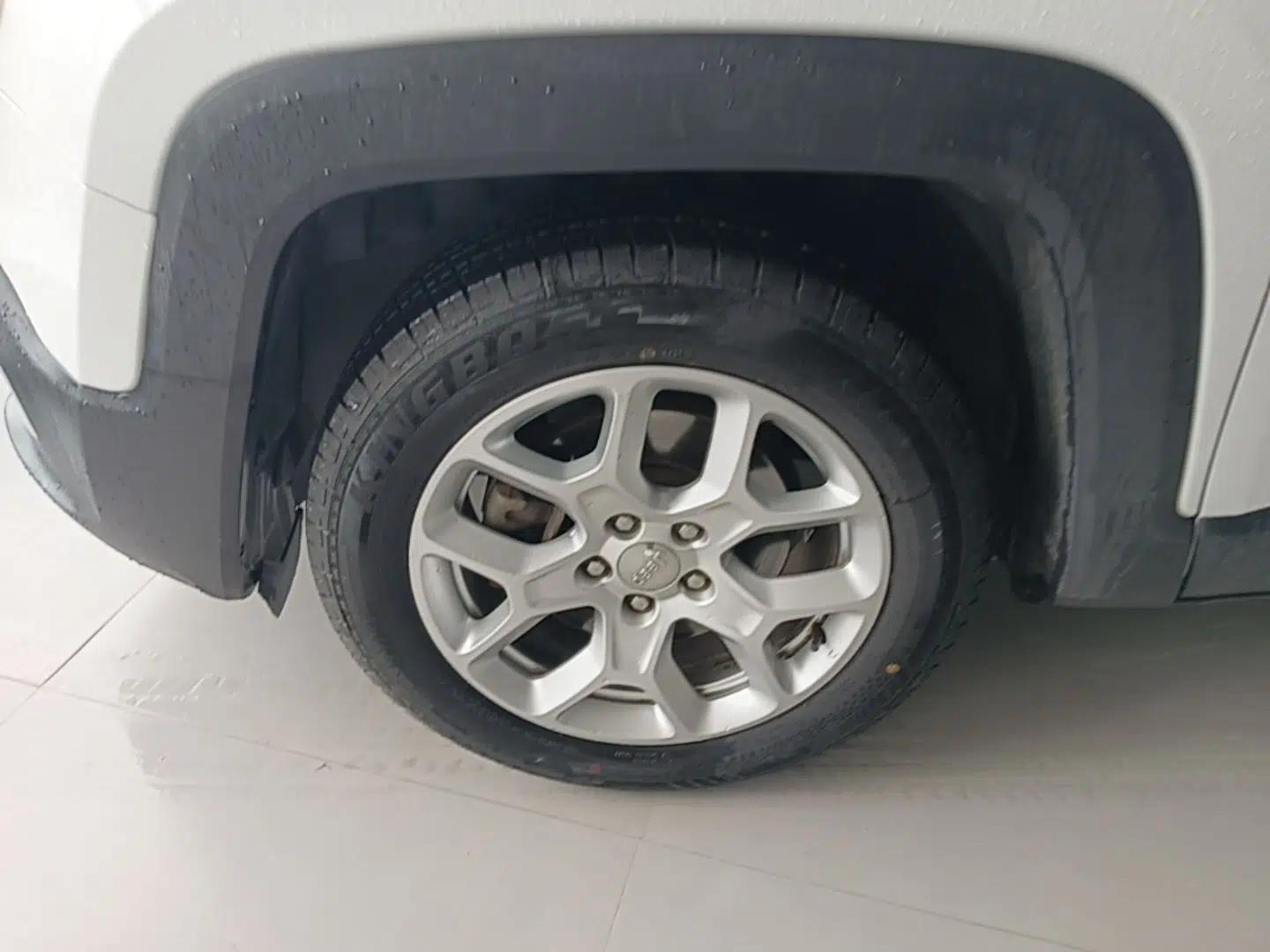 Jeep Renegade 2018 Connected Large Screen Version 180T Automatic Jingneng Version — миниатюра 8