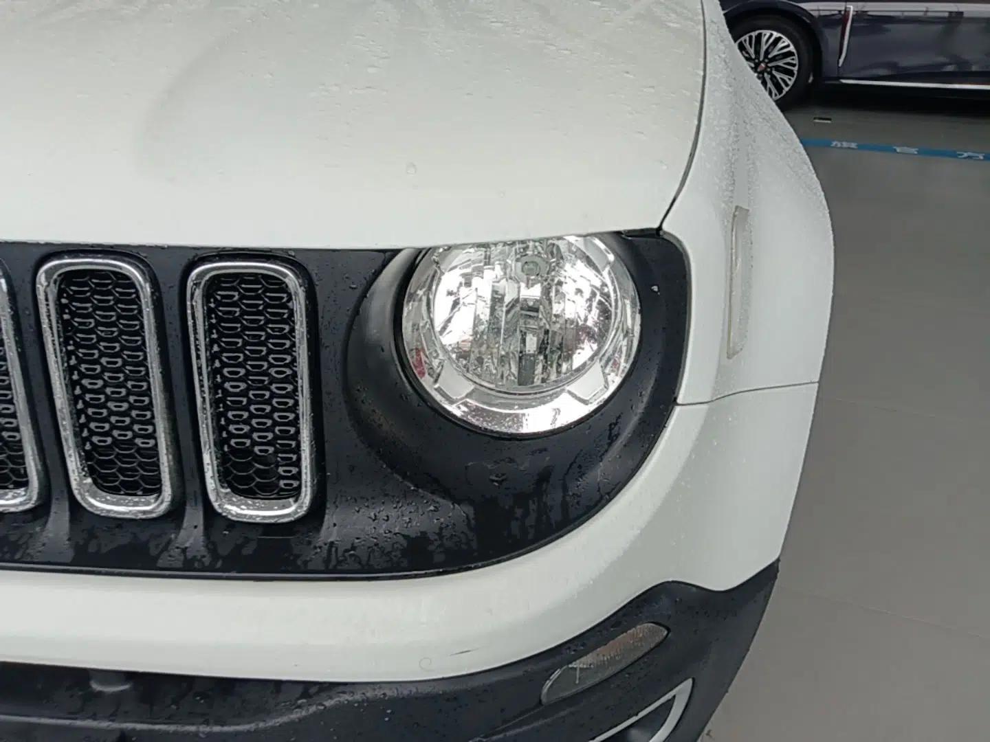 Jeep Renegade 2018 Connected Large Screen Version 180T Automatic Jingneng Version — миниатюра 9