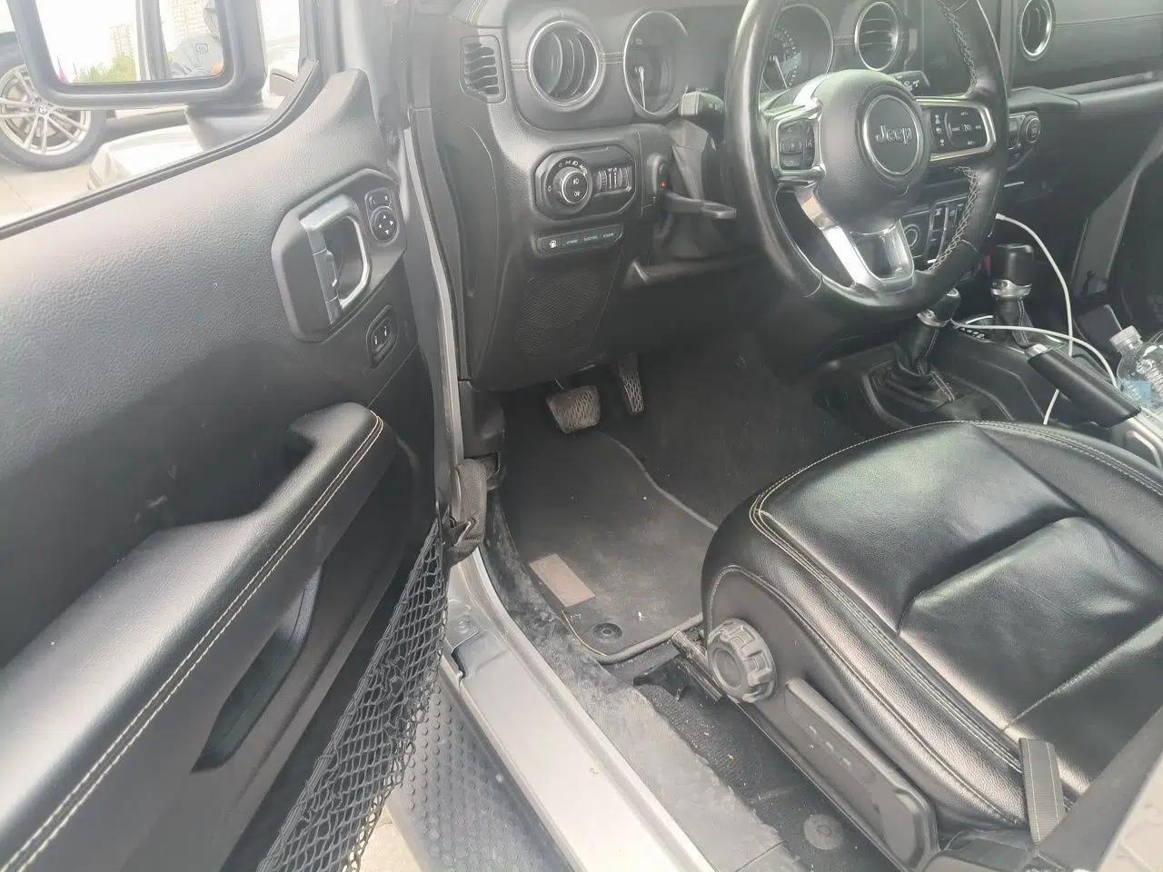 Jeep Wrangler New Energy 2021 Four-Door 2.0T 4xe Sahara First Edition — миниатюра 17