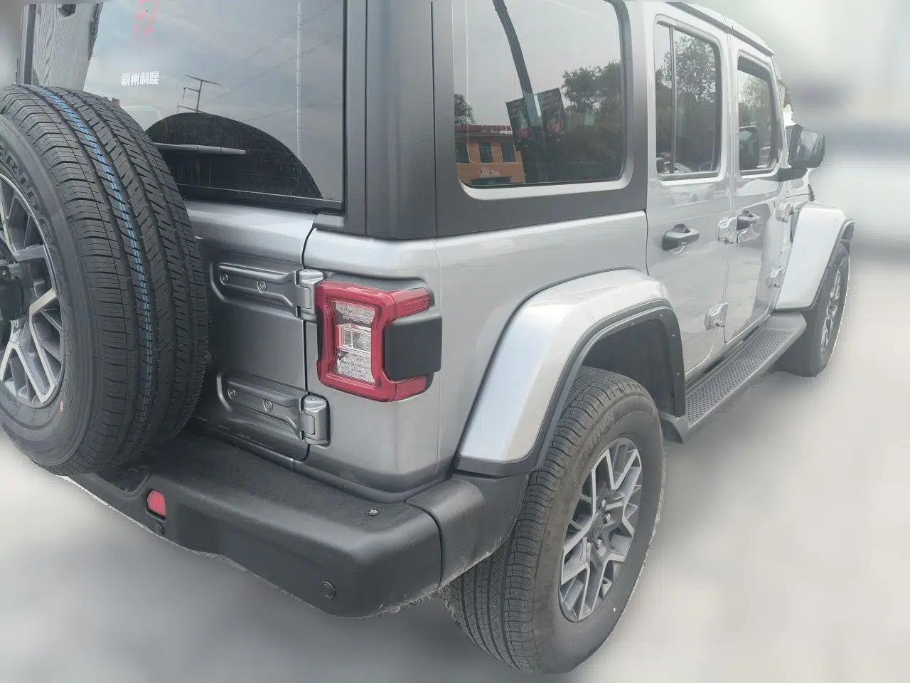 Jeep Wrangler New Energy 2021 Four-Door 2.0T 4xe Sahara First Edition — миниатюра 6