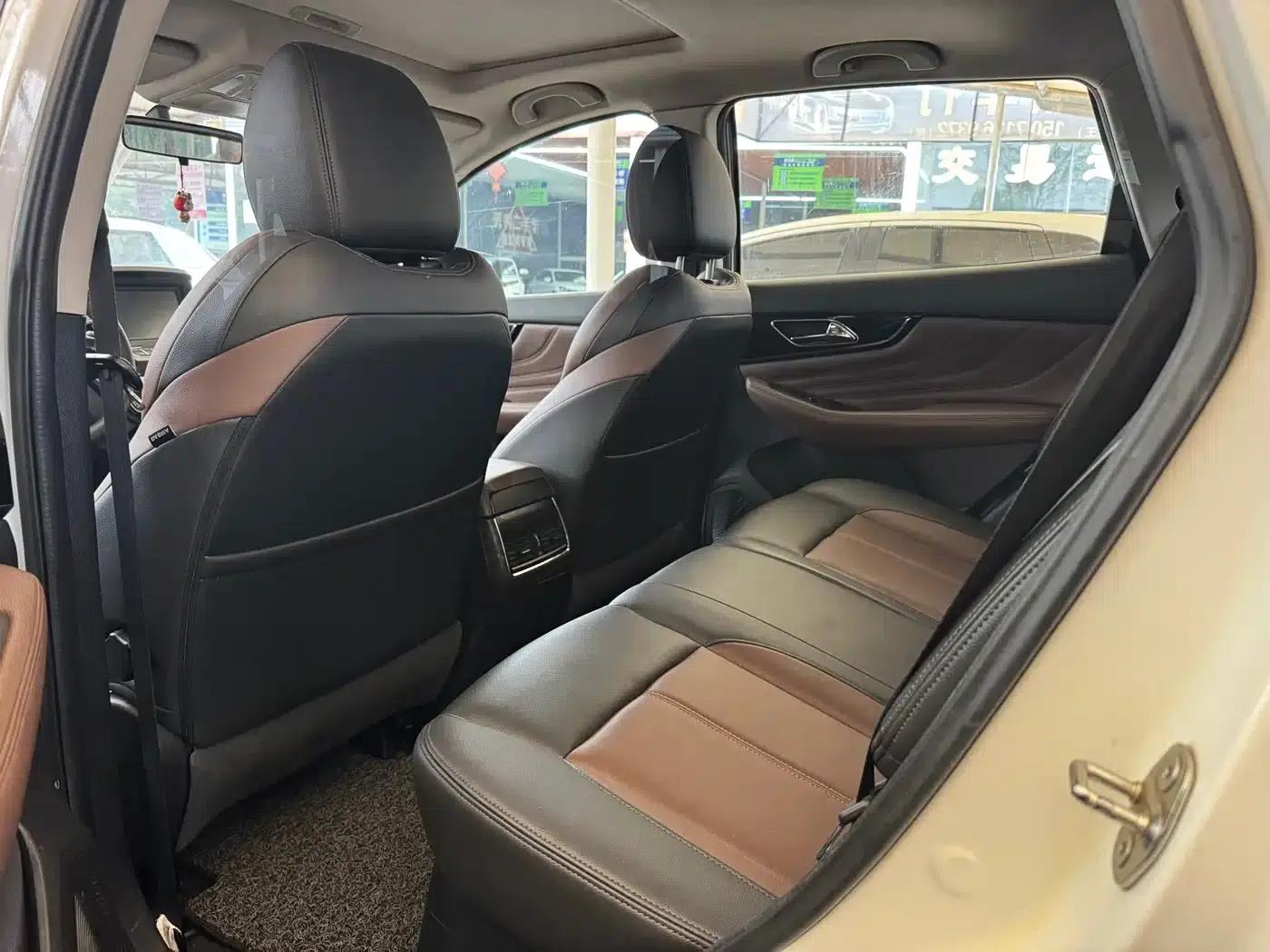 Dongfeng Fengshen AX7 2018 Classic 1.6T Automatic Deluxe Edition — миниатюра 8
